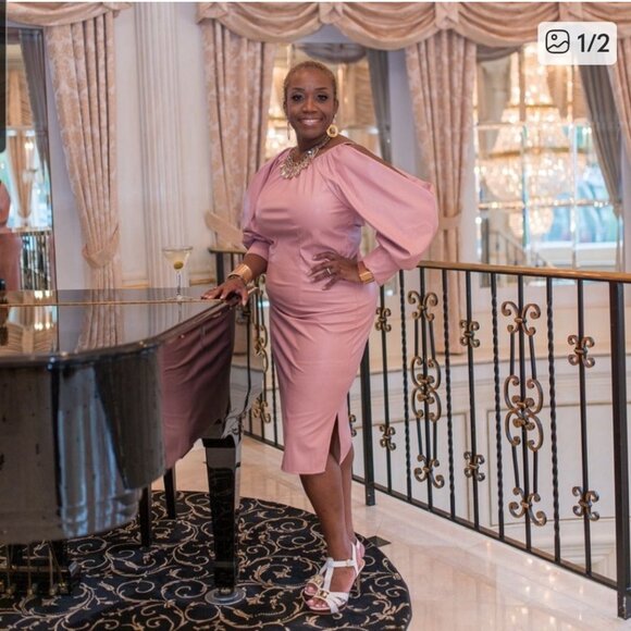 Fashion Show In The Sky Live Notification: ❤️ 2B Notified When The ✈️ Takes Off! - Picture 4 of 4